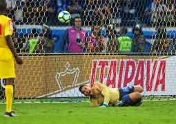 Nas mãos de Fábio, Cruzeiro vence Flamengo nos pênaltis e é penta da Copa do Brasil