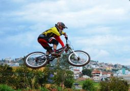 Mesmo sem apoio financeiro, atleta de São Gotardo começa caminhada em busca do título da Copa Minas de Downhill 2018