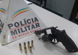 Durante patrulhamento na MG-235 em São Gotardo, PM prende homem e apreende arma