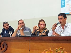 "Mesa Redonda" (Foto: SG AGORA)