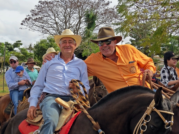 Cavalgada animou a manhã de domingo da FENACEN 2019 (Foto: SG AGORA)