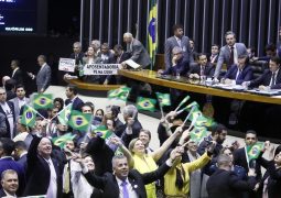 Por 379 votos a 131, Câmara aprova em primeiro turno texto-base da Previdência