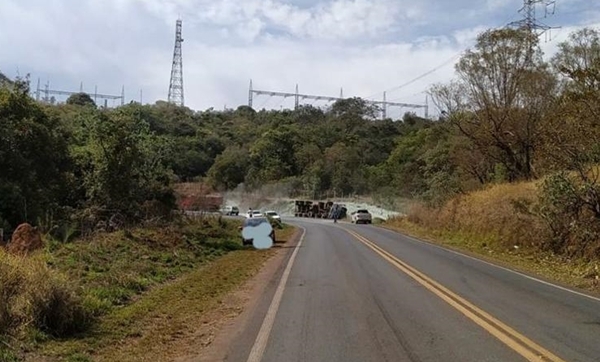 Acidente ocorreu próximo a subestação (Foto: WhatsApp)