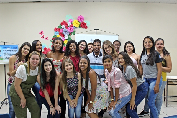 Alunas e aluno do quarto período de Pedagogia (Foto: SG AGORA)