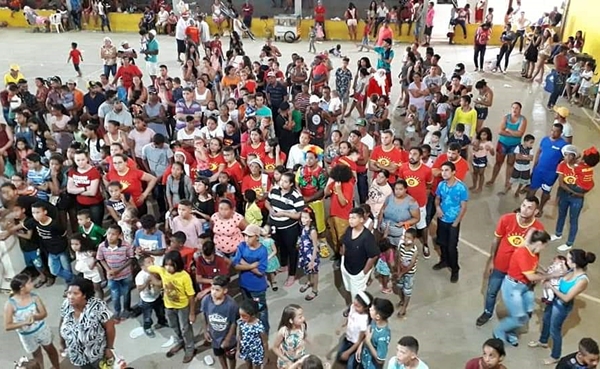 Evento tem como principal objetivo levar alegria as famílias carentes no Natal (Foto: Jurandy Vasconsellos)