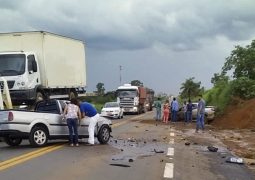 Atualizada: Acidente envolvendo veículos de passeio é registrado na BR-354 nesta terça-feira