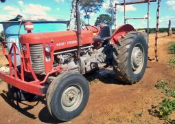 Trator é furtado em fazenda no município de São Gotardo