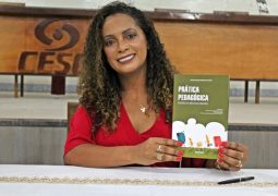 Vice-Reitora do CESG, Denise Abadia, lança livro em São Gotardo