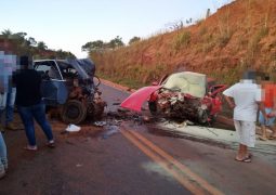 Três pessoas morrem em grave acidente na MGC-352 em Tiros-MG