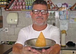 Com a melhor Coxinha da cidade, Lanchonete do Edson completa 16 anos em São Gotardo