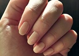 COLUNISTA ESPECIAL: Ter unhas lindas e saudáveis vai além do cuidado com manicure?