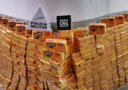 Mais de mil caixas de chocolates são recuperadas em Campos Altos após carreta ser saqueada em Ibiá