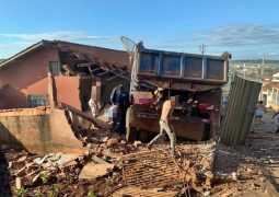 Motorista de caminhão morre após veículo perder o freio e bater em residência de São Gotardo