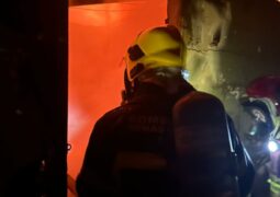 Corpo de Bombeiros atende chamado de incêndio em casa na cidade de Patos de Minas-MG
