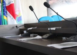 Decisão com os  vereadores: Projeto de Lei sobre o livre comércio das farmácias em São Gotardo-MG é protocolado na Câmara Municipal