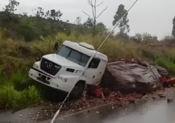 Grave acidente envolvendo carreta e caminhão é registrado na BR-354 próximo a região da “Cerca Velha”