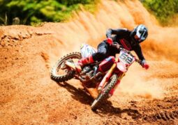 De São Gotardo para os pódios: Vitor Silva Freitas supera lesão grave e protagoniza retorno histórico ao motocross