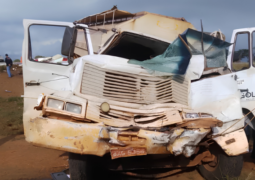 BR-354: Acidente entre veículos de carga deixa trânsito interditado e mobiliza equipes de resgate em São Gotardo