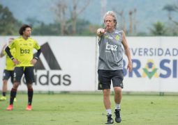 Flamengo se prepara para enfrentar Goiás no Serra Dourada