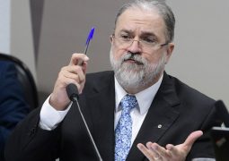 Aras diz que ‘não há nada’ que ligue Bolsonaro a caso Marielle