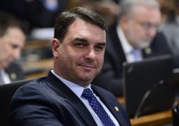 “Tentar cassar mandato de deputado já é o próprio AI-6”, diz Flávio Bolsonaro